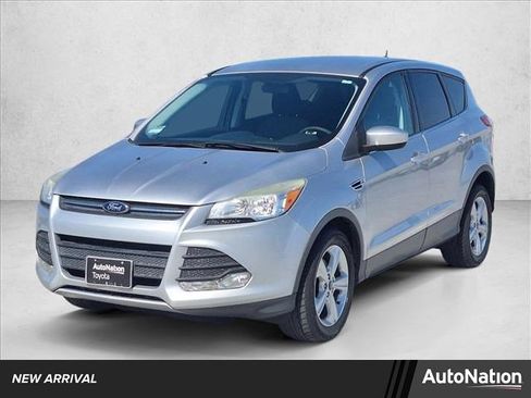 Used 2015 Ford Escape SE FWD image 1