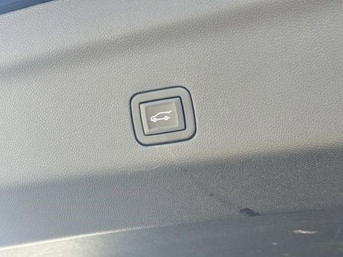 Certified 2025 GMC Yukon Denali AWD/4WD image 17