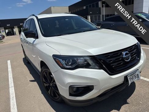 Used 2018 Nissan Pathfinder SL w/ Midnight Edition Package FWD image 3