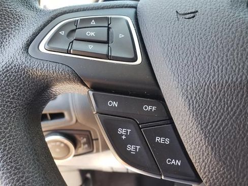 Used 2018 Ford Focus SE FWD image 21