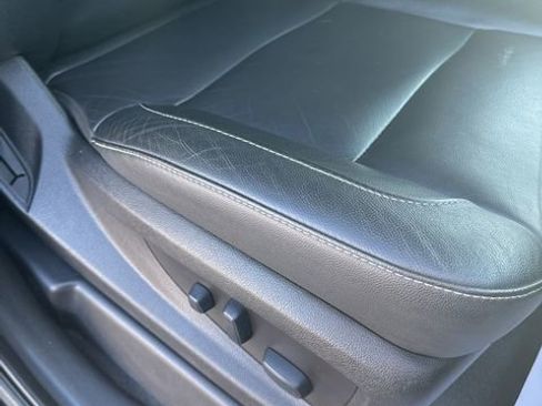 Used 2019 Chevrolet Suburban LT image 21