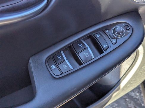 Used 2022 INFINITI QX50 Essential image 32