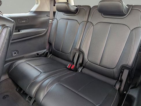 Used 2022 Jeep Grand Cherokee L Limited image 12