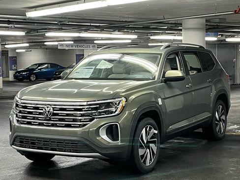 New 2026 Volkswagen Atlas SEL image 3