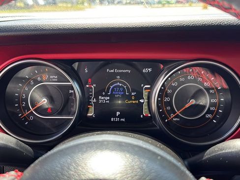 Used 2023 Jeep Gladiator Rubicon w/ Cold Weather Group image 18