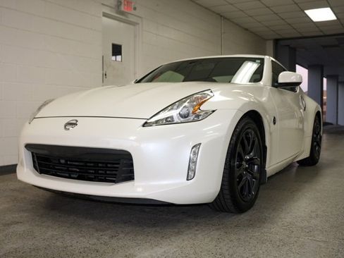 Used 2016 Nissan 370Z Base w/ Aerodynamics Package image 18