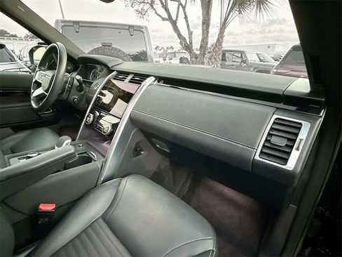 Used 2023 Land Rover Discovery S R-Dynamic image 34