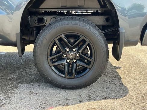 Used 2019 Chevrolet Silverado 1500 Custom Trail Boss w/ Custom Convenience Package AWD/4WD image 15