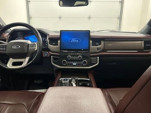 Used 2023 Ford Expedition Max Limited image 14