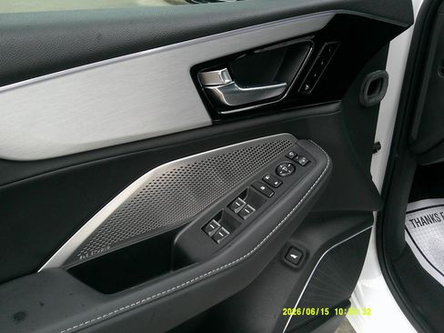 Used 2023 Acura MDX FWD w/ Technology Package image 9