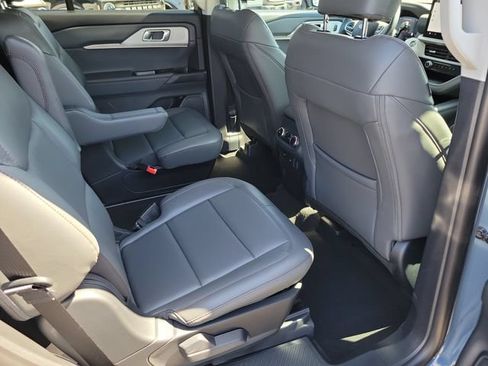 Used 2026 Ford Explorer Active w/ Active Comfort Package RWD image 17