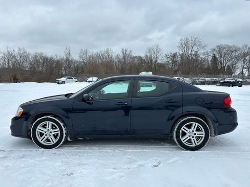 Used 2012 Dodge Avenger SXT image 3