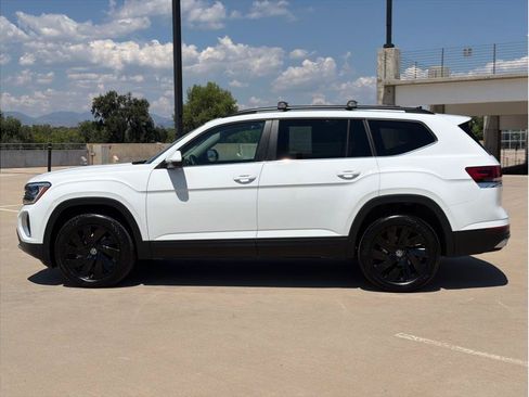 Used 2024 Volkswagen Atlas SE AWD/4WD image 5