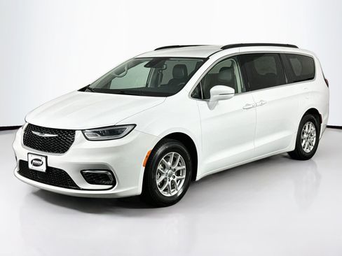Used 2022 Chrysler Pacifica Touring-L FWD image 6