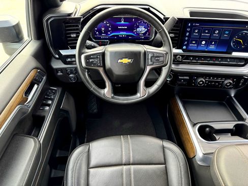 Used 2025 Chevrolet Silverado 2500 High Country w/ High Country Premium Package image 25