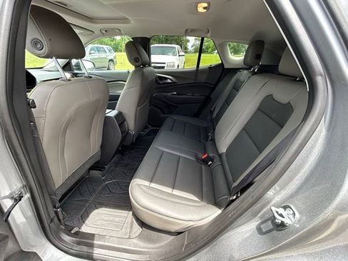 Used 2025 Chevrolet Trax ACTIV w/ Sunroof Package FWD image 12