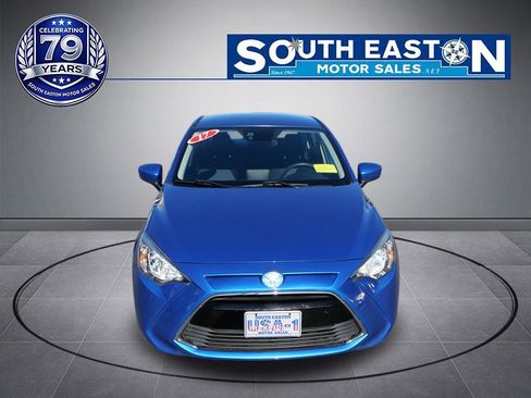 Used 2017 Toyota Yaris iA FWD image 3