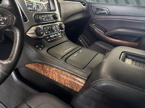 Used 2018 Chevrolet Suburban Premier AWD/4WD image 21