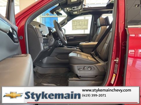 New 2026 Chevrolet Suburban High Country image 32