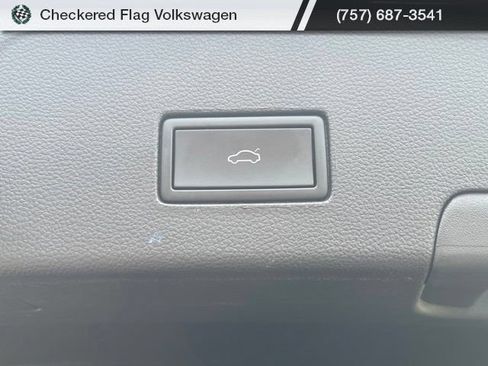 Used 2024 Volkswagen Atlas Cross Sport SE AWD/4WD image 34