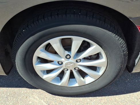 Used 2019 Chrysler Pacifica Touring-L image 21