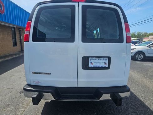 Used 2024 Chevrolet Express 2500 w/ Driver Convenience Package image 6
