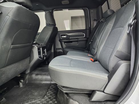 Used 2022 RAM 2500 Big Horn w/ Level C Equiment Group image 9