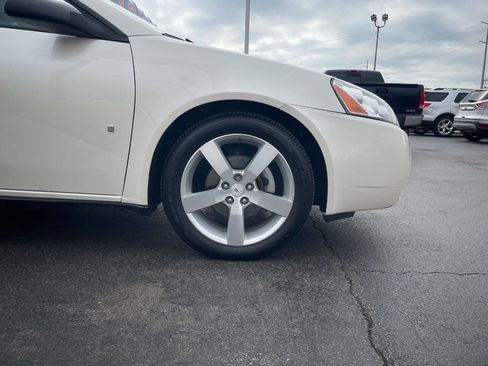 Used 2009 Pontiac G6 GT w/ Sun And Sound Plus Package FWD image 10