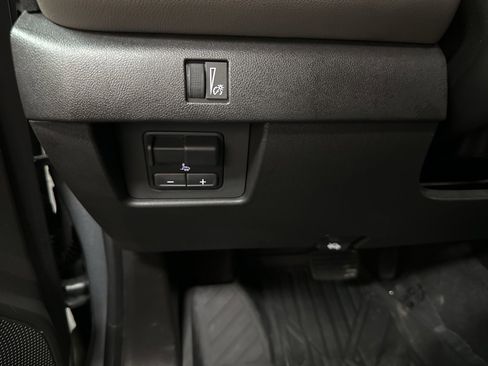 Used 2024 Chevrolet Colorado ZR2 image 33