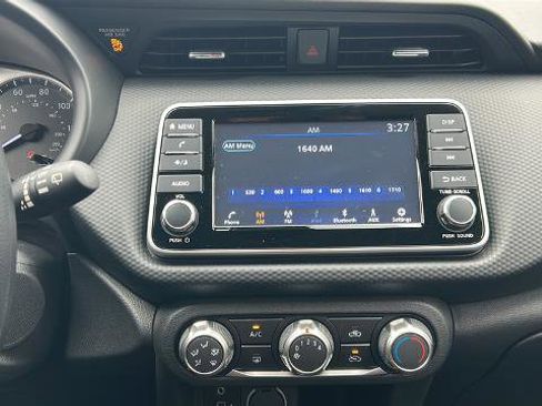 Certified 2025 Nissan Kicks Play S image 27