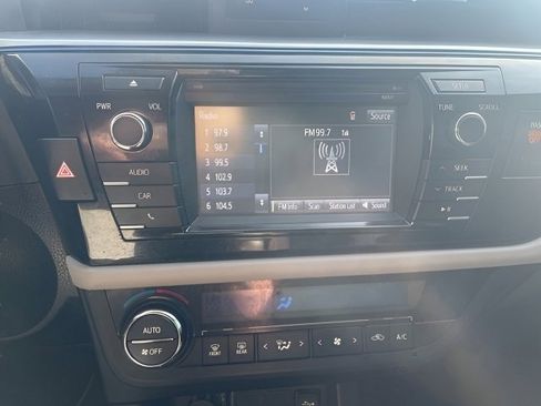 Used 2016 Toyota Corolla LE image 22