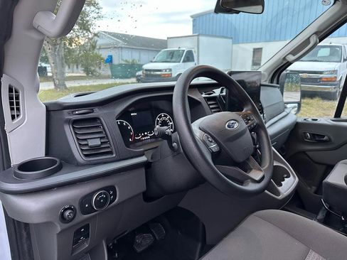 Used 2025 Ford Transit 350 XLT image 12
