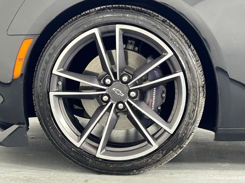 Used 2021 Chevrolet Camaro LT w/ Technology Package image 32