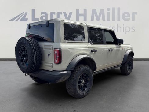 New 2026 Ford Bronco Badlands image 5