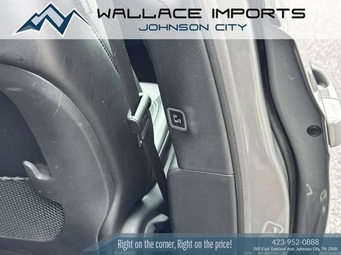 Used 2023 Chrysler Pacifica Touring-L w/ S Appearance Package AWD/4WD image 38