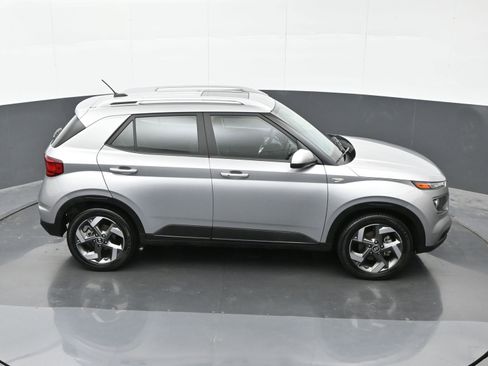 Used 2024 Hyundai Venue SEL image 38