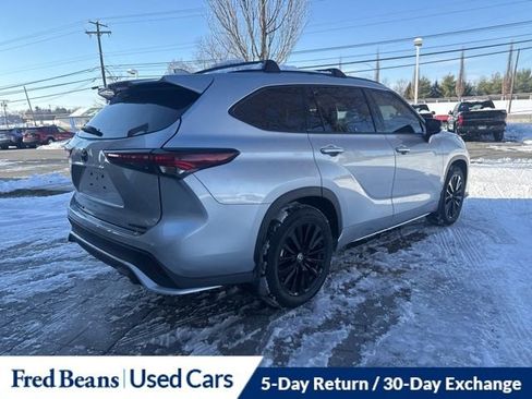 Used 2024 Toyota Highlander XSE image 3