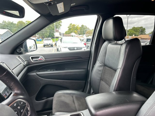 Used 2020 Jeep Grand Cherokee Altitude AWD/4WD image 30