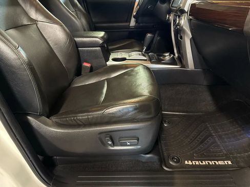 Used 2014 Toyota 4Runner Limited image 40