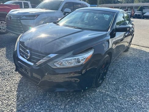 Used 2018 Nissan Altima 2.5 SV FWD image 1
