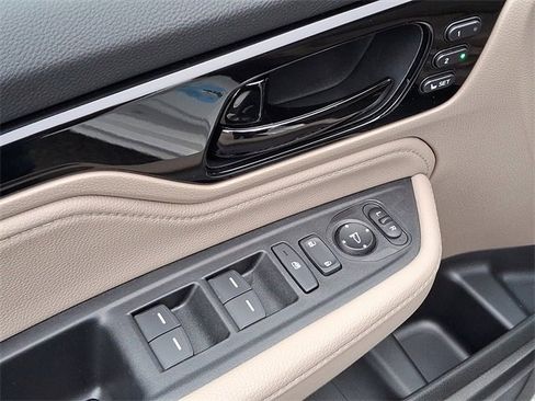 Used 2023 Honda Odyssey Touring image 15