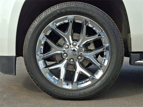 Used 2018 GMC Yukon SLT w/ Open Road Package image 8