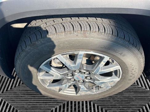 Used 2023 GMC Acadia SLT AWD/4WD image 8
