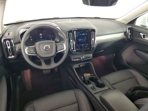 Used 2023 Volvo XC40 B5 Core w/ Climate Package image 15