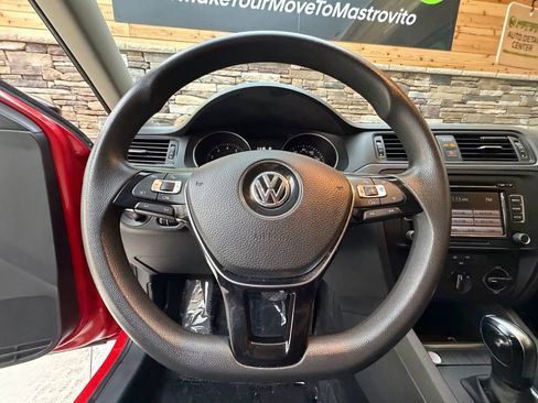 Used 2015 Volkswagen Jetta S image 17