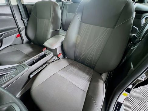 Used 2018 Ford Focus SE FWD image 19