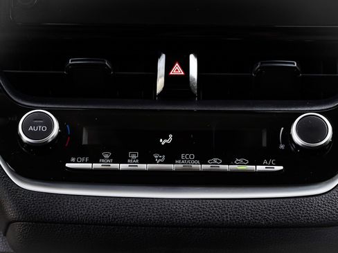 Used 2024 Toyota Corolla LE image 33