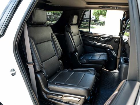 Used 2021 GMC Yukon Denali w/ Denali Premium Package AWD/4WD image 35