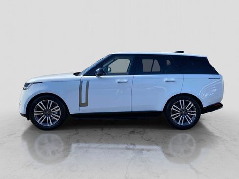 Used 2023 Land Rover Range Rover SE image 2