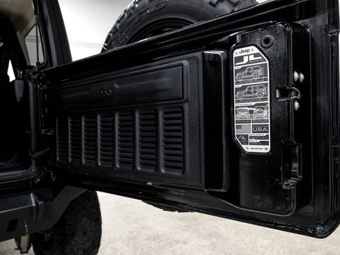 Used 2018 Jeep Wrangler Unlimited Rubicon w/ LED Lighting Group image 69